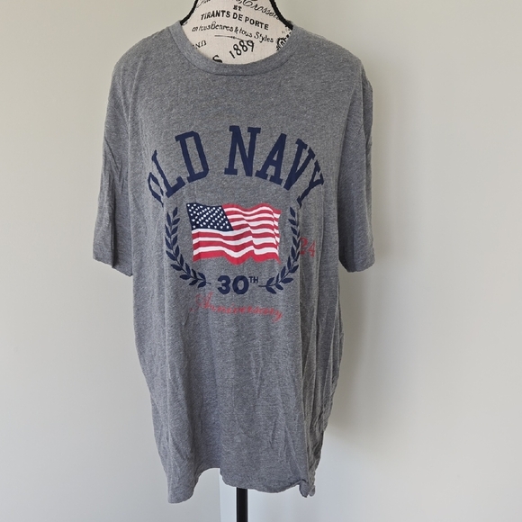 Old Navy Gray Graphic Tee with Flag Design - Picture 1 of 4